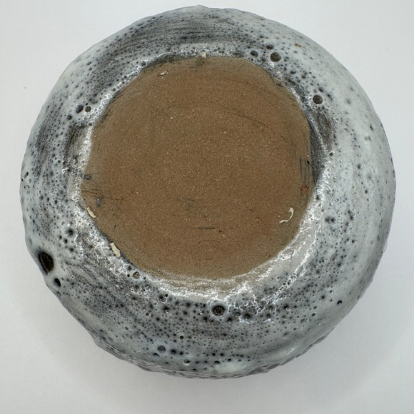 Unsigned studio stoneware pottery fat lava vase. Scandinavian inspired decor. - Picture 4 of 9